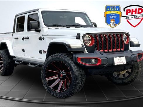 Used 2020 Jeep Gladiator Overland image 1