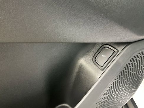 New 2026 Chevrolet Equinox LT w/ Convenience Package II image 7