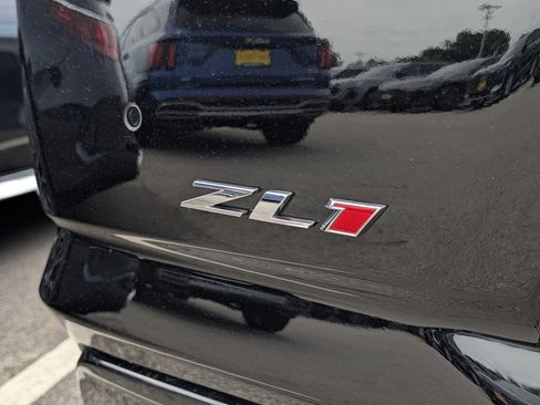 Used 2019 Chevrolet Camaro ZL1 RWD image 13