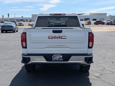 Used 2023 GMC Sierra 1500 SLE AWD/4WD image 4