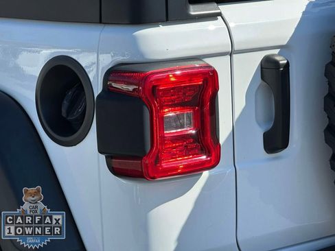 Used 2022 Jeep Wrangler Unlimited Sport AWD/4WD image 12
