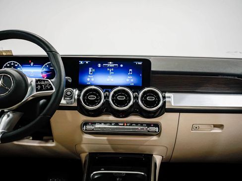 Used 2026 Mercedes-Benz GLB 250 image 13