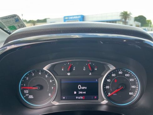 Used 2020 Chevrolet Traverse LT FWD image 21