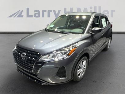 New 2025 Nissan Kicks S