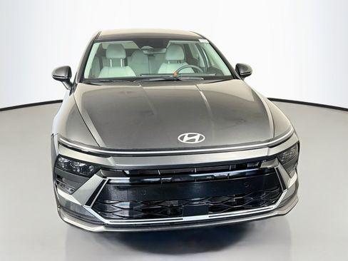 Used 2025 Hyundai Sonata SE FWD image 2