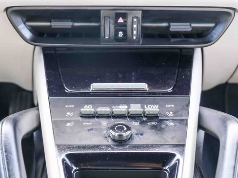 Used 2024 Porsche Cayenne E-Hybrid AWD/4WD image 15