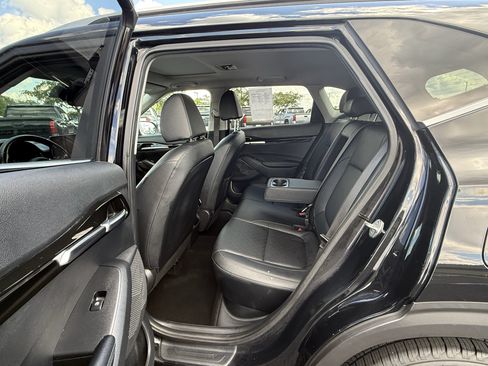 Used 2023 Kia Seltos EX AWD/4WD image 19