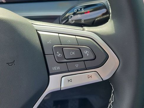 New 2026 Volkswagen Tiguan SE FWD image 22