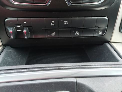 Used 2018 RAM 1500 Outdoorsman AWD/4WD image 27