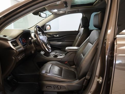 Used 2020 GMC Acadia SLT w/ Driver Alert Package II image 6