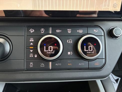 Used 2026 Land Rover Defender 130 V8 AWD/4WD image 18