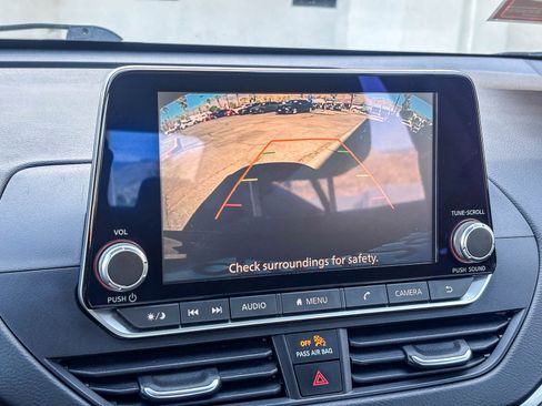 Used 2025 Nissan Altima 2.5 S FWD image 27
