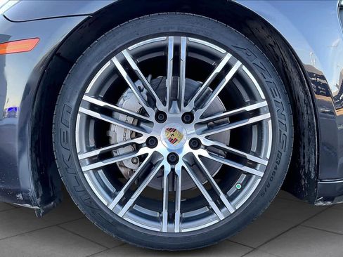 Used 2016 Porsche Panamera S image 12