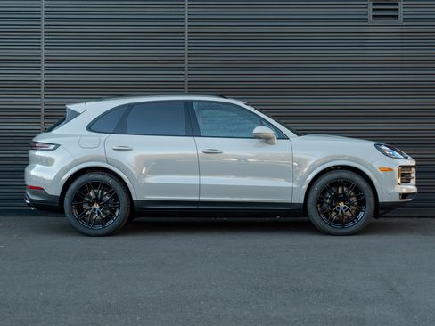 New 2026 Porsche Cayenne image 9