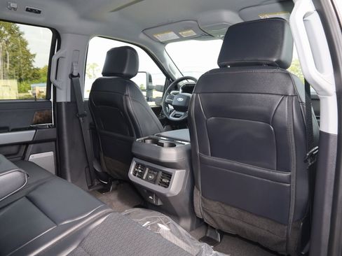 Used 2025 Ford F450 Lariat image 14