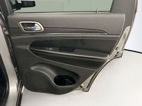 Used 2016 Jeep Grand Cherokee Limited image 33