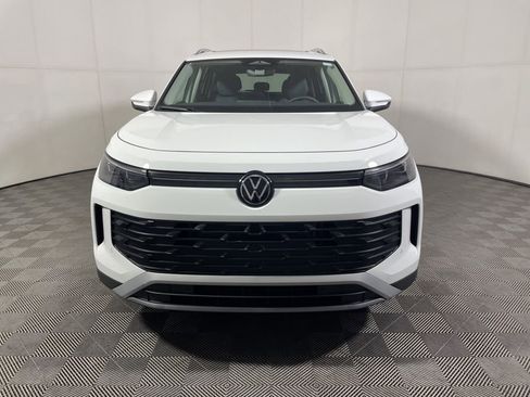 New 2026 Volkswagen Tiguan SE image 3