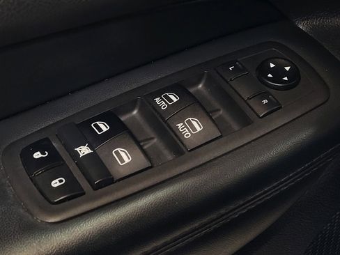 Used 2019 Jeep Grand Cherokee Altitude RWD image 27