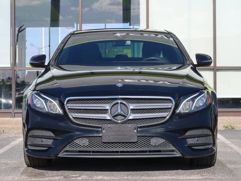 Used 2017 Mercedes-Benz E 300 image 2