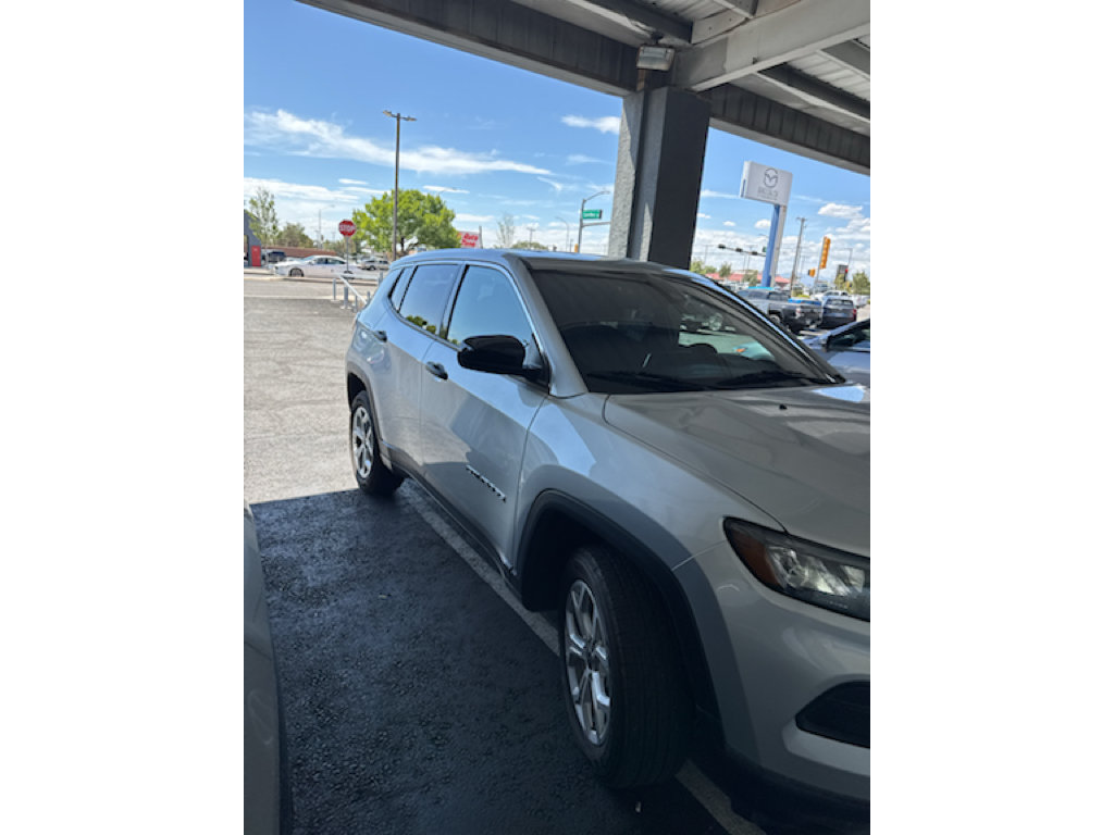 Used 2025 Jeep Compass Sport AWD/4WD image 5