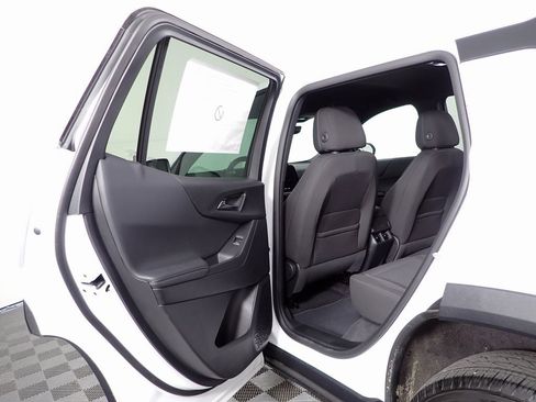 New 2025 Chevrolet Equinox LT w/ Safety and Technology Package image 28