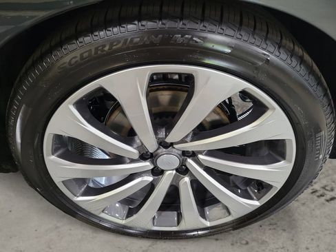 Used 2025 Land Rover Range Rover SE AWD/4WD image 10
