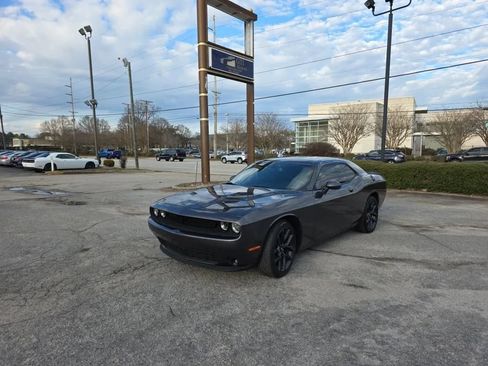 Used 2019 Dodge Challenger SXT w/ Blacktop Package RWD image 1
