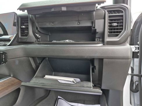 Used 2024 Chevrolet Silverado 3500 High Country w/ Technology Package image 31