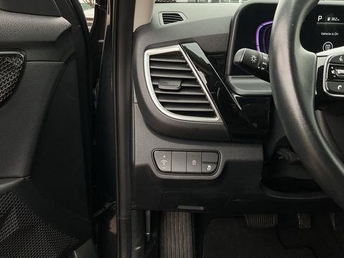 Used 2025 Kia Seltos S image 25