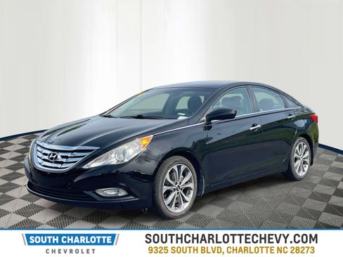 Used 2013 Hyundai Sonata SE image 1
