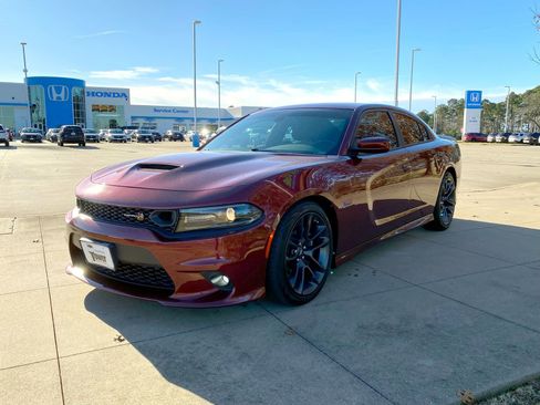 Used 2020 Dodge Charger Scat Pack image 3