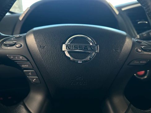 Used 2019 Nissan Pathfinder SL image 26