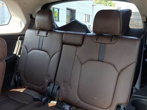 Used 2023 Honda Pilot Elite image 10