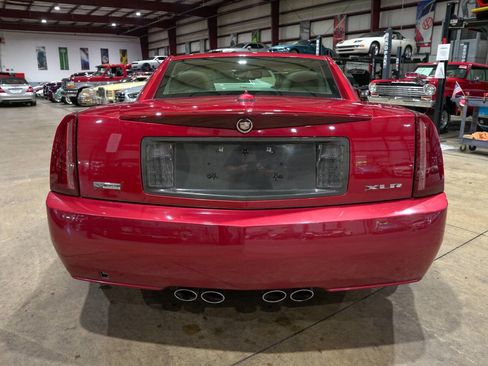 Used 2005 Cadillac XLR RWD image 23