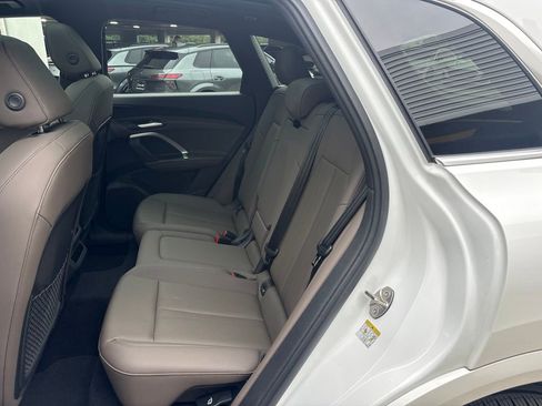 Used 2025 Audi Q5 Premium w/ Convenience Package AWD/4WD image 14