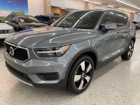 Used 2019 Volvo XC40 T5 Momentum AWD/4WD image 2