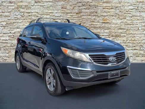Used 2012 Kia Sportage LX w/ Convenience Pkg FWD image 2