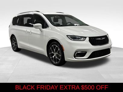 Used 2022 Chrysler Pacifica Touring-L