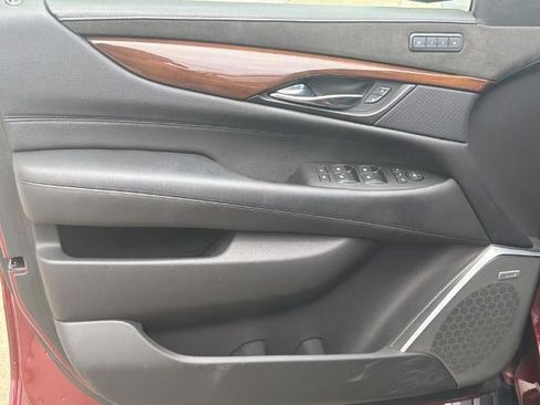 Used 2020 Cadillac Escalade Premium Luxury AWD/4WD image 10