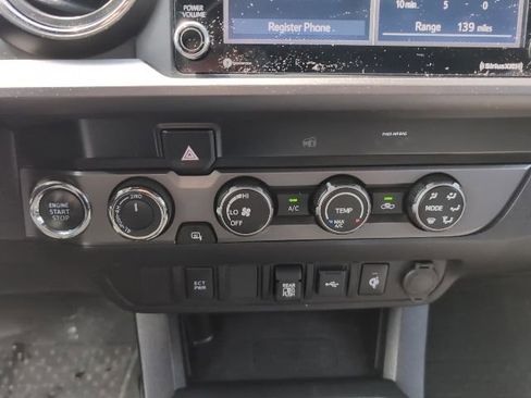 Used 2020 Toyota Tacoma TRD Off-Road AWD/4WD image 17