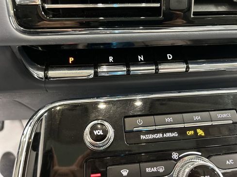 Used 2021 Lincoln Navigator L Black Label w/ Special Edition Package AWD/4WD image 18