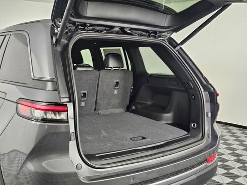 New 2026 Jeep Grand Cherokee Altitude AWD/4WD image 15