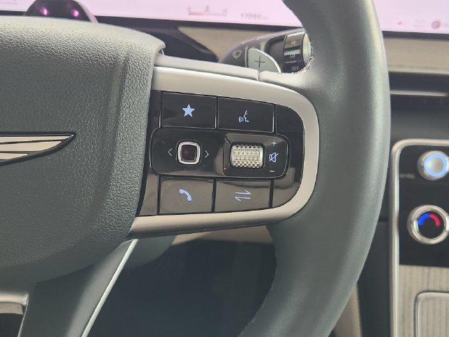 Used 2025 Genesis GV80 2.5T Prestige AWD/4WD image 29