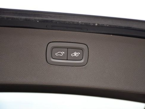 Certified 2025 Volvo XC90 B5 Plus image 26