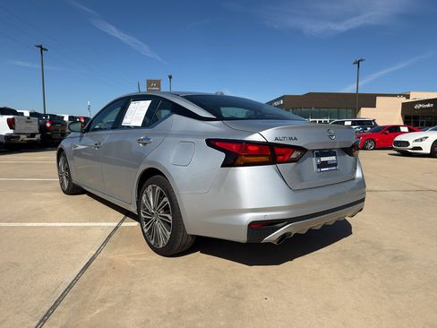 Used 2023 Nissan Altima 2.5 SL AWD/4WD image 7