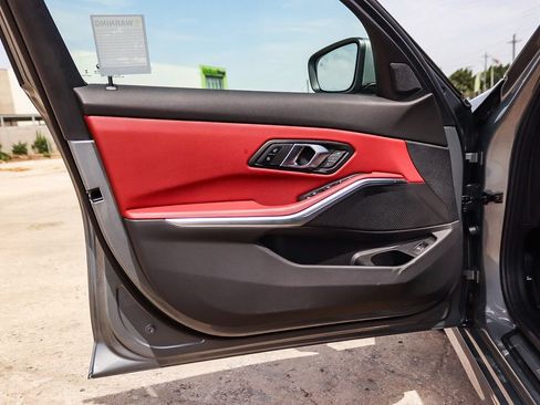 Certified 2025 BMW 330i Sedan RWD image 24