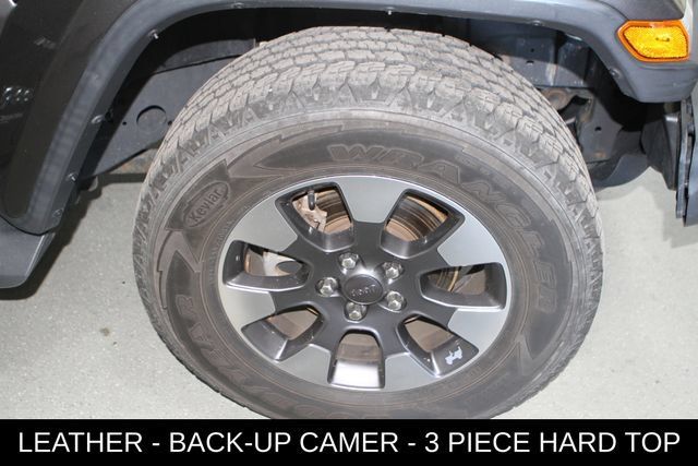 Used 2018 Jeep Wrangler Unlimited Sahara AWD/4WD image 6