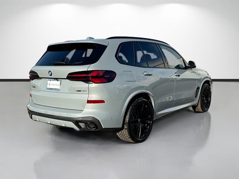 New 2026 BMW X5 xDrive40i w/ M Sport Package AWD/4WD image 3