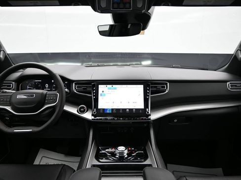 New 2026 Jeep Grand Wagoneer L Limited AWD/4WD image 13