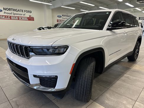 Used 2023 Jeep Grand Cherokee L Limited image 18